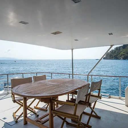 ספינת מלון Bay View *